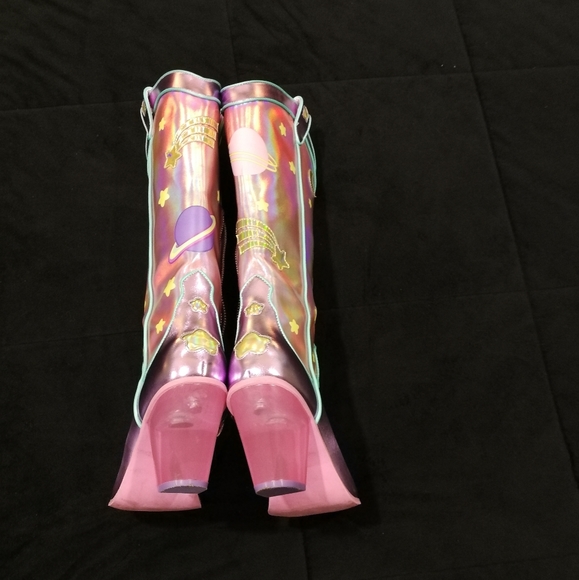 Guc Dolls kill x Care bears holographic boots - Picture 5 of 6